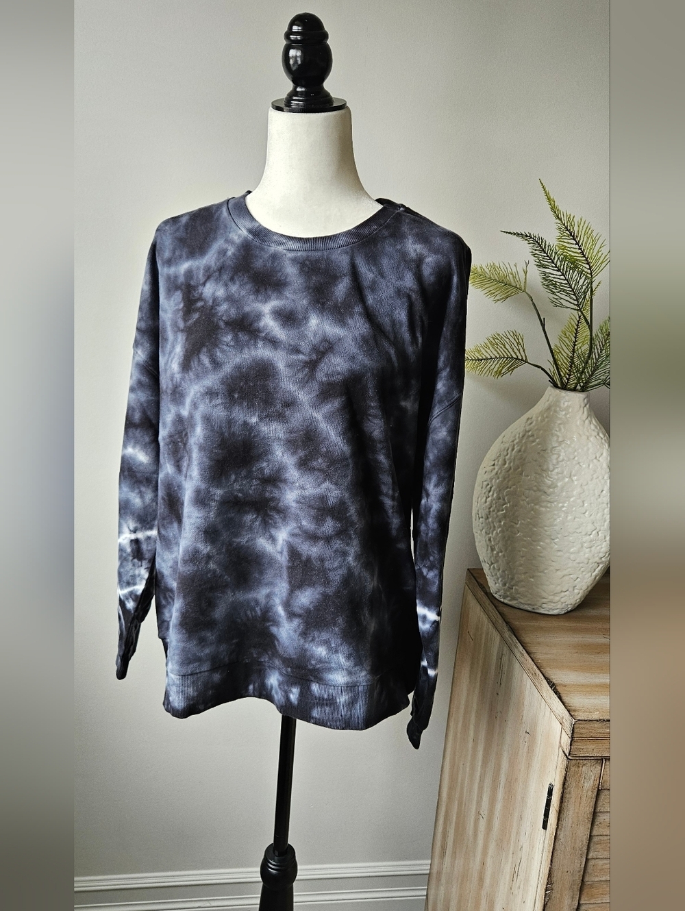 Tie-Dye Long Sleeve Sweatshirt - Black